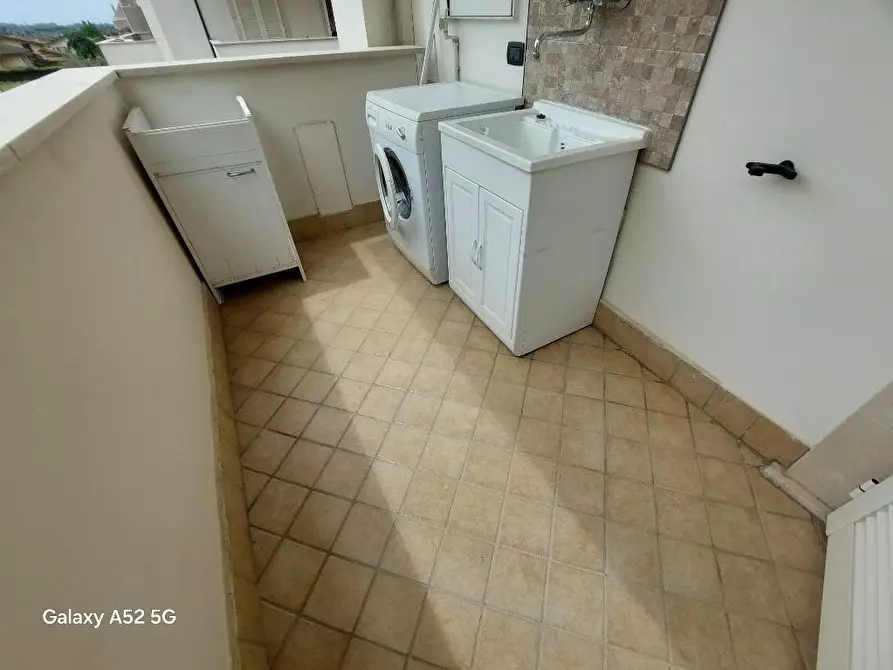 Immagine 5 di Appartamento in vendita  a Massa