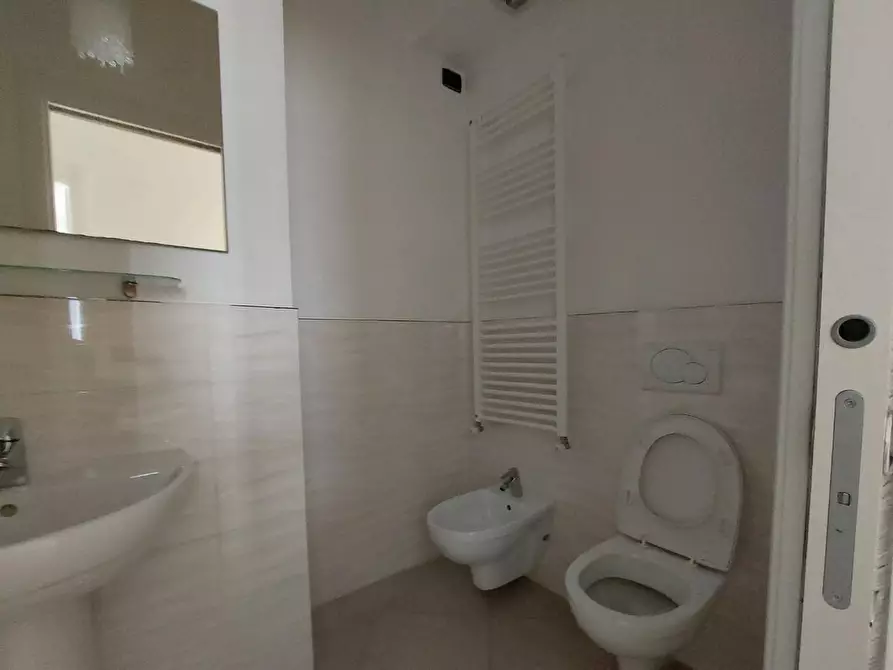 Immagine 15 di Appartamento in vendita  a Massa