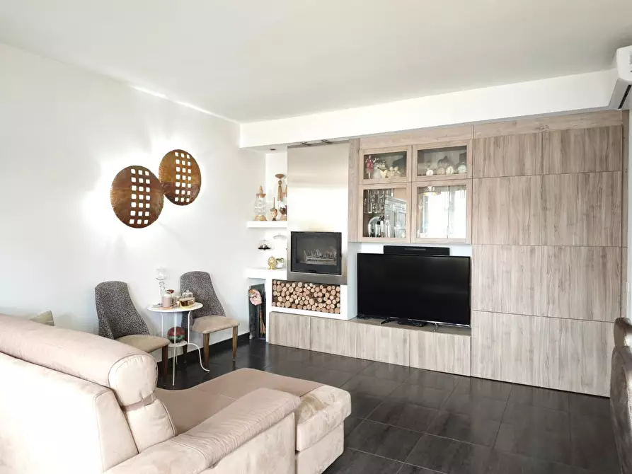 Immagine 5 di Appartamento in vendita  a Pontedera