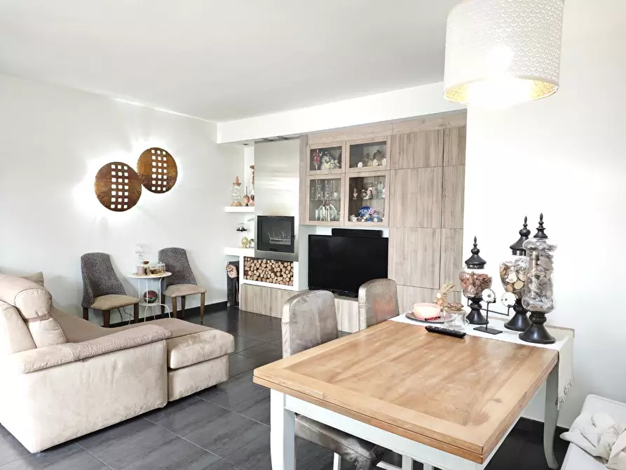 Immagine 9 di Appartamento in vendita  a Pontedera