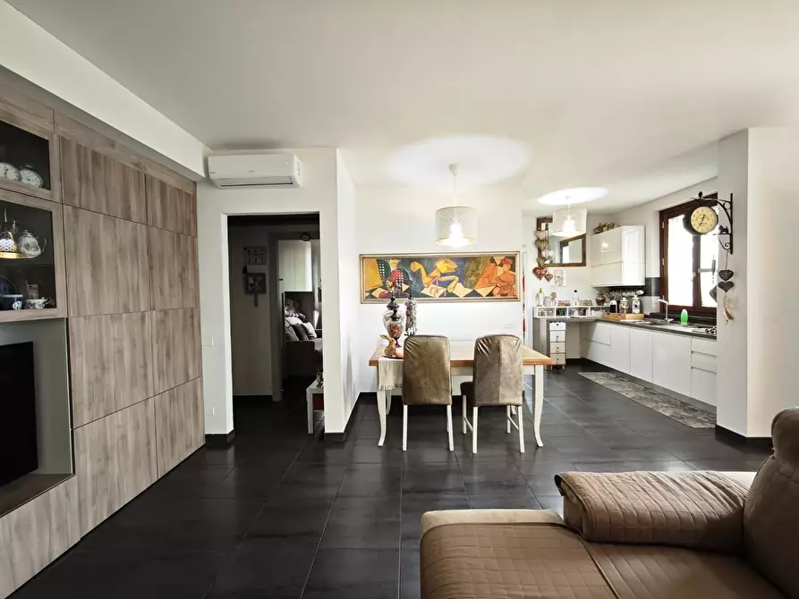 Immagine 14 di Appartamento in vendita  a Pontedera