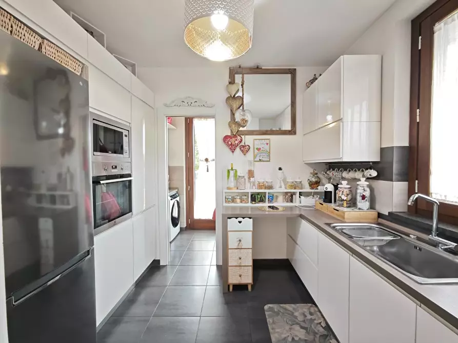 Immagine 7 di Appartamento in vendita  a Pontedera