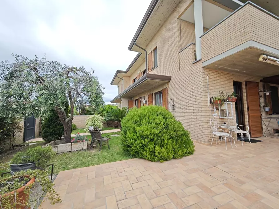 Immagine 29 di Appartamento in vendita  a Pontedera