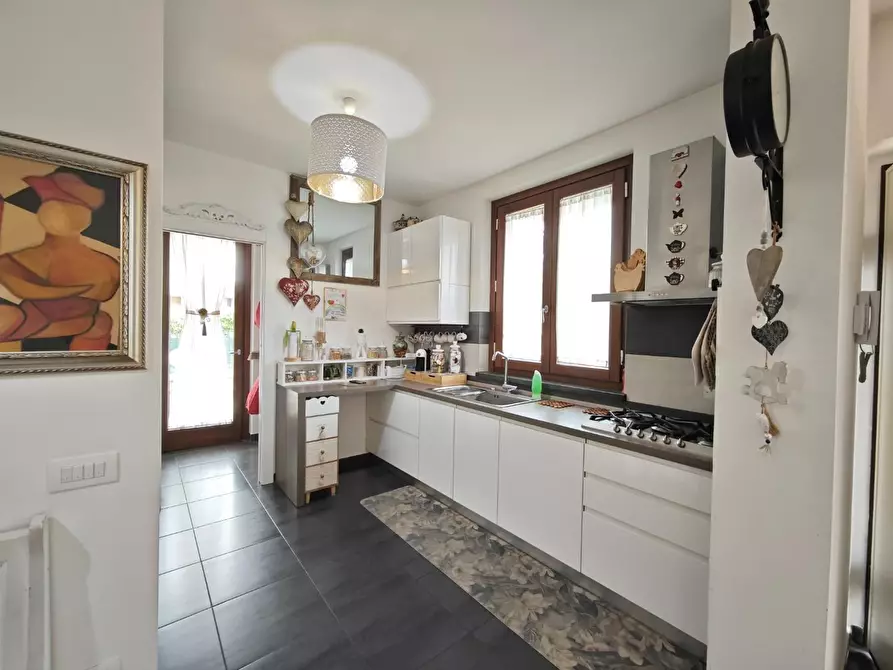 Immagine 4 di Appartamento in vendita  a Pontedera