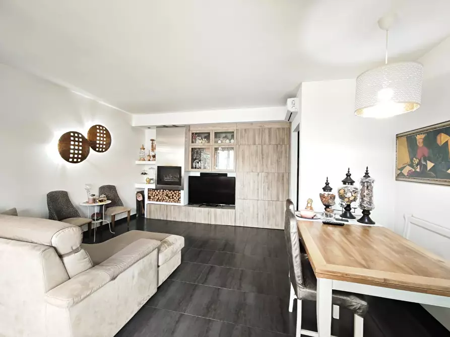 Immagine 1 di Appartamento in vendita  a Pontedera