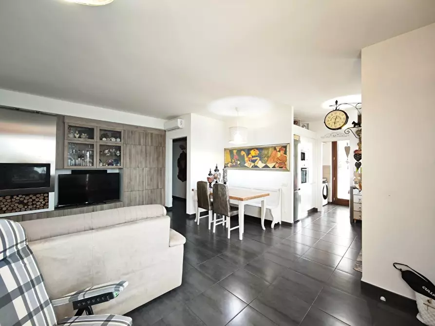 Immagine 2 di Appartamento in vendita  a Pontedera