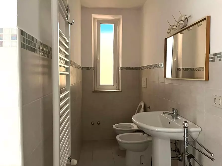 Immagine 9 di Appartamento in vendita  a Livorno