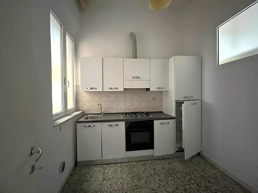 Immagine 3 di Appartamento in vendita  a Livorno