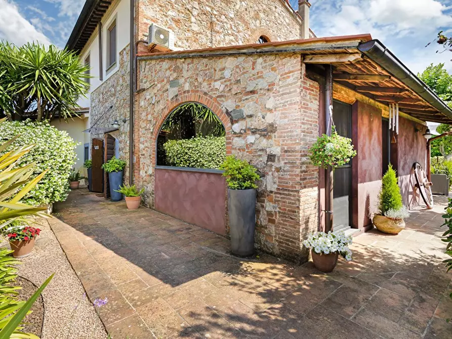 Immagine 6 di Porzione di casa in vendita  a Cascina