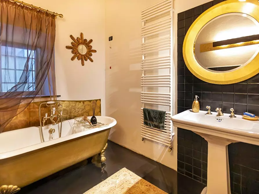 Immagine 35 di Porzione di casa in vendita  a Cascina