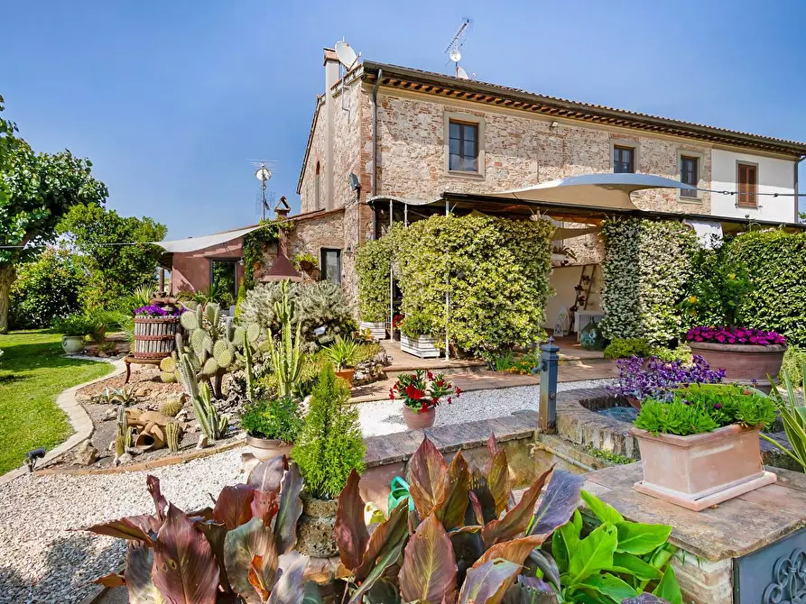 Immagine 4 di Porzione di casa in vendita  a Cascina