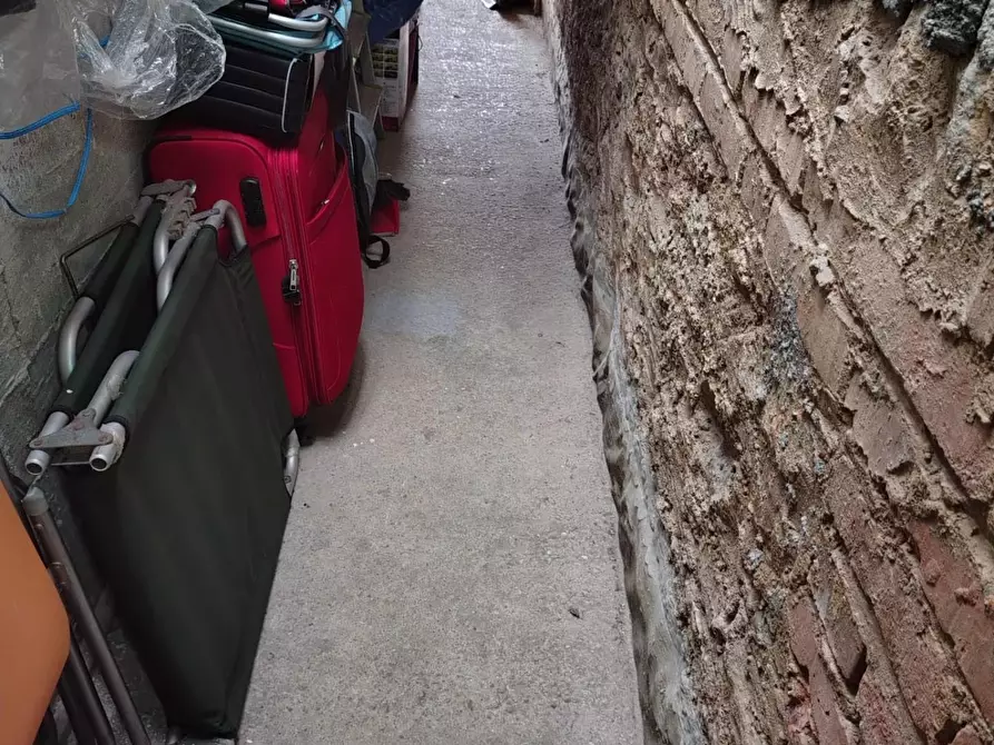 Immagine 11 di Porzione di casa in vendita  a Carrara