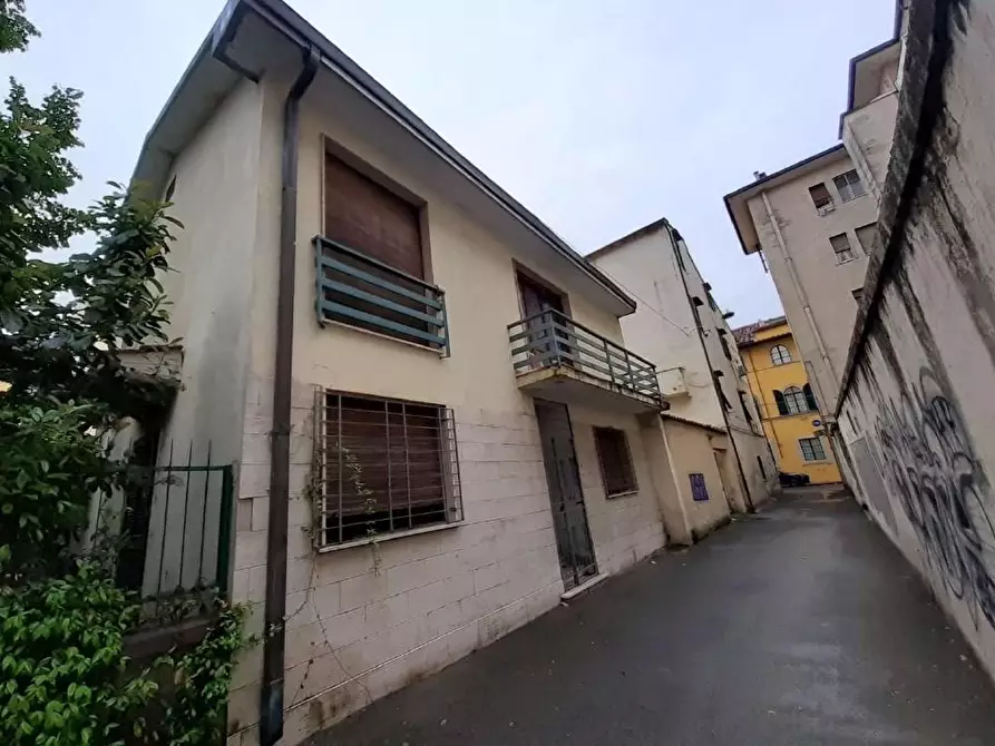 casa indipendente in vendita a Pisa in zona Tribunale