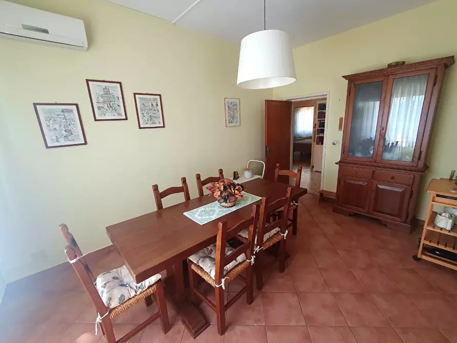 Immagine 8 di Casa bifamiliare in vendita  a Lucca