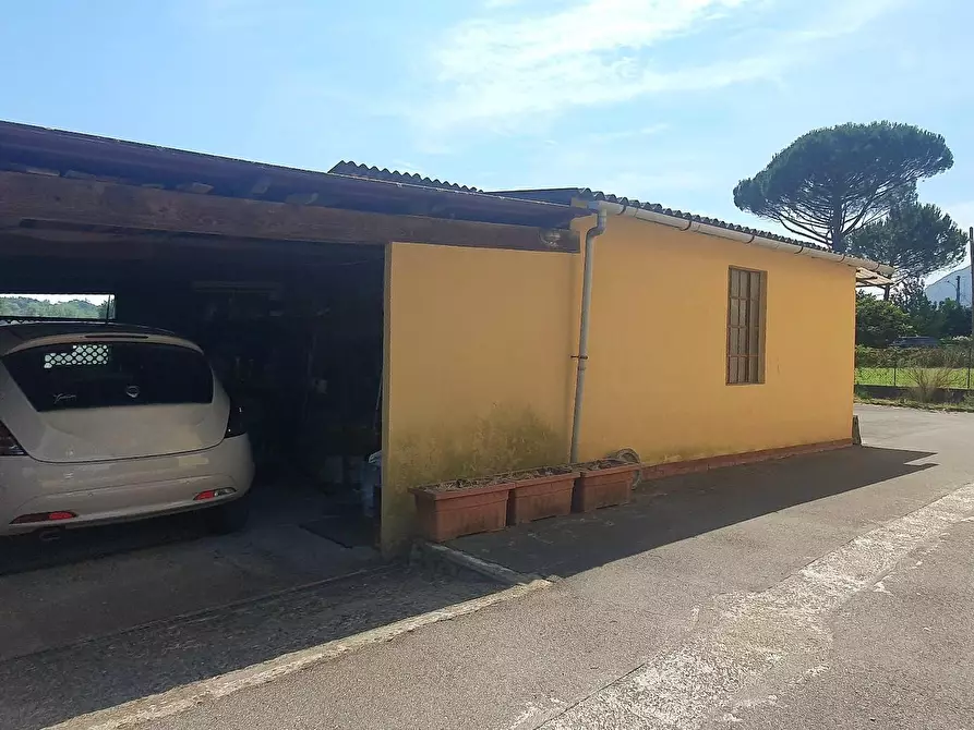 Immagine 79 di Casa bifamiliare in vendita  a Lucca