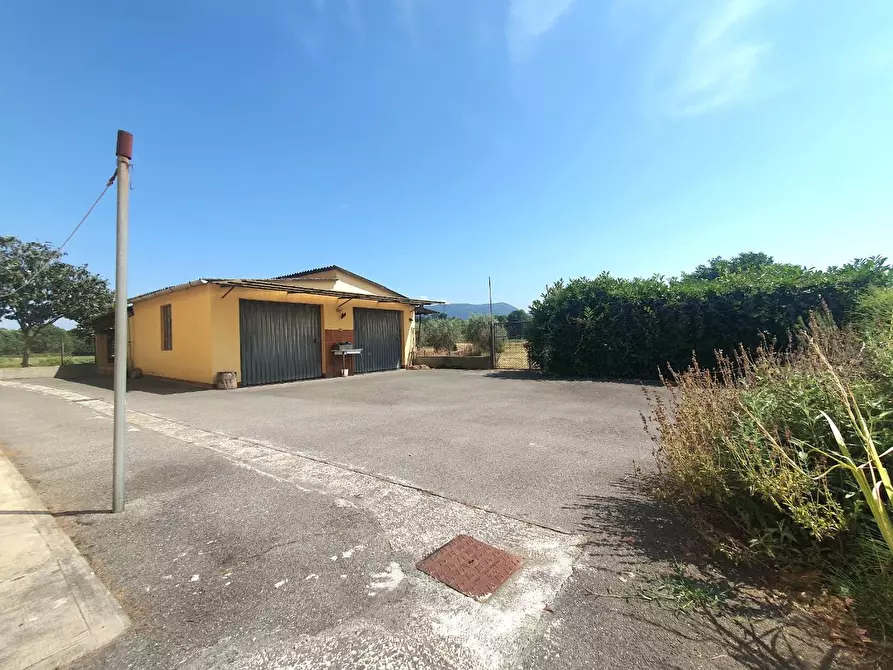 Immagine 80 di Casa bifamiliare in vendita  a Lucca