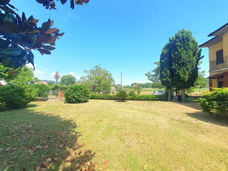 Immagine 27 di Casa bifamiliare in vendita  a Lucca