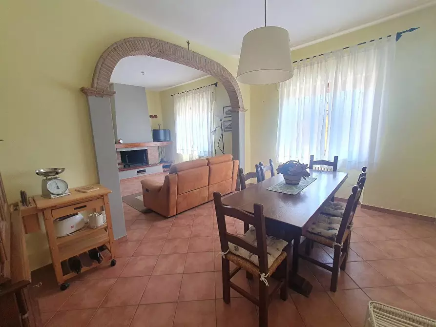 Immagine 6 di Casa bifamiliare in vendita  a Lucca