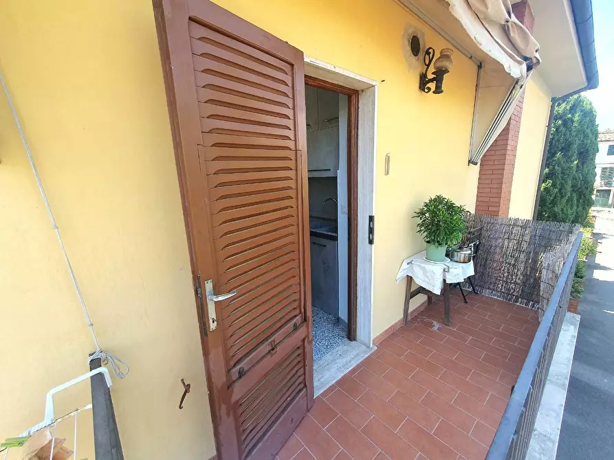 Immagine 61 di Casa bifamiliare in vendita  a Lucca