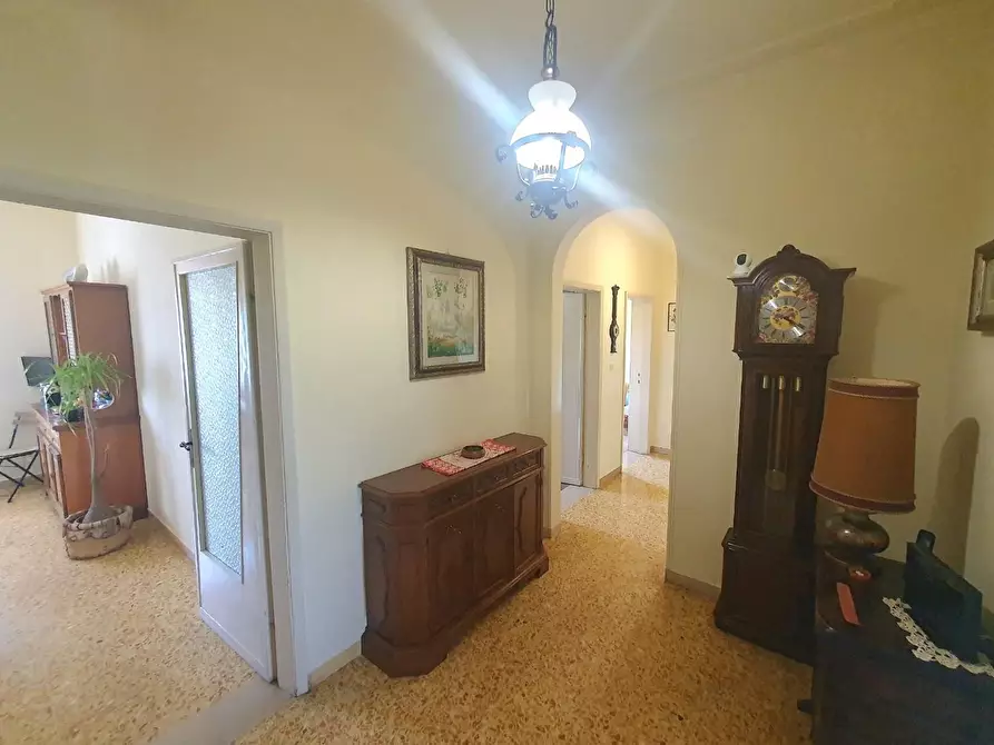 Immagine 50 di Casa bifamiliare in vendita  a Lucca