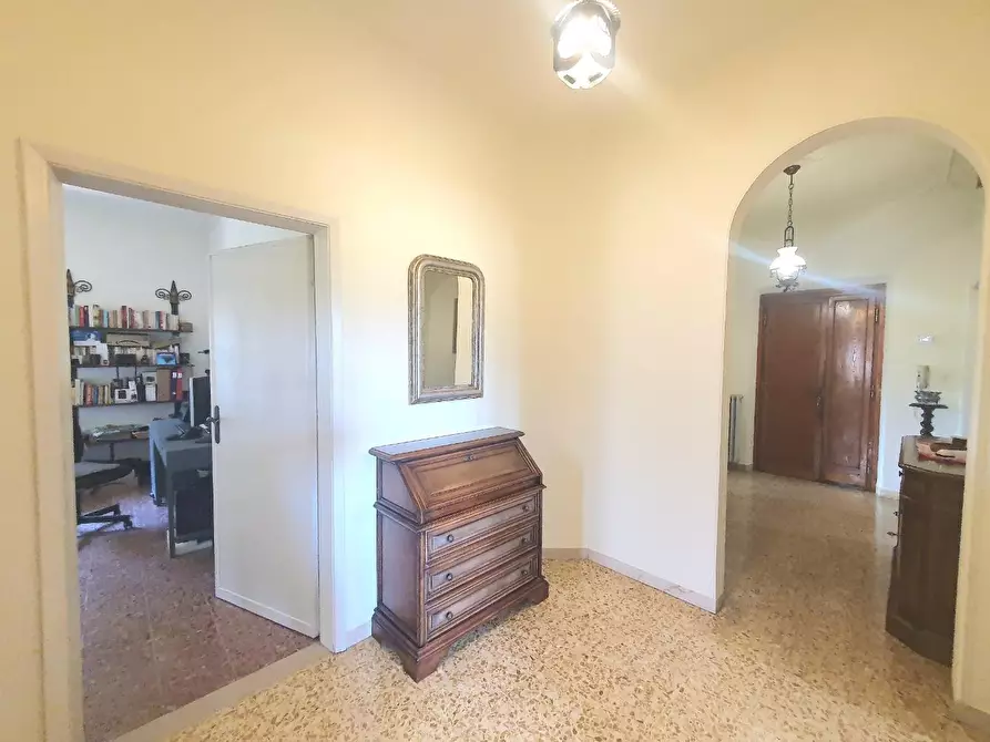 Immagine 63 di Casa bifamiliare in vendita  a Lucca