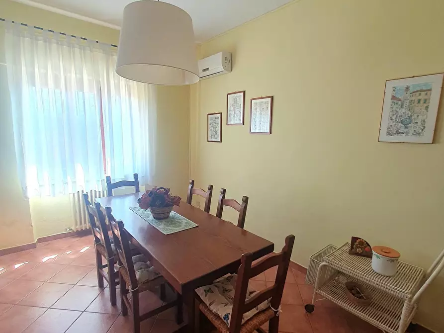 Immagine 10 di Casa bifamiliare in vendita  a Lucca