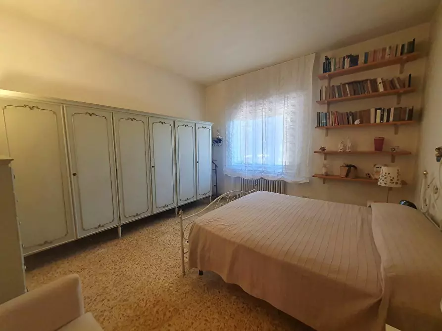 Immagine 17 di Casa bifamiliare in vendita  a Lucca