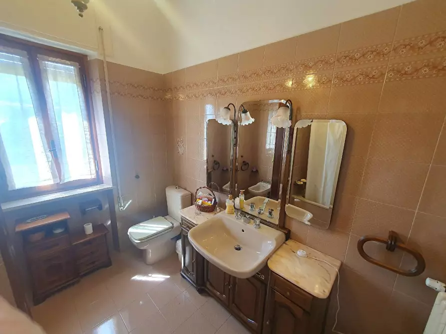 Immagine 68 di Casa bifamiliare in vendita  a Lucca