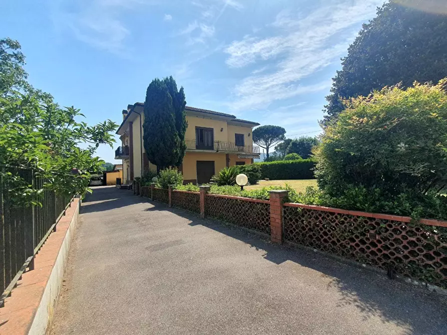Immagine 75 di Casa bifamiliare in vendita  a Lucca