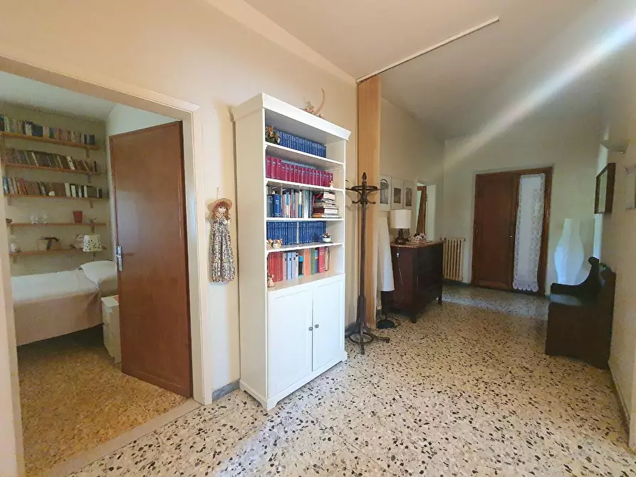 Immagine 5 di Casa bifamiliare in vendita  a Lucca