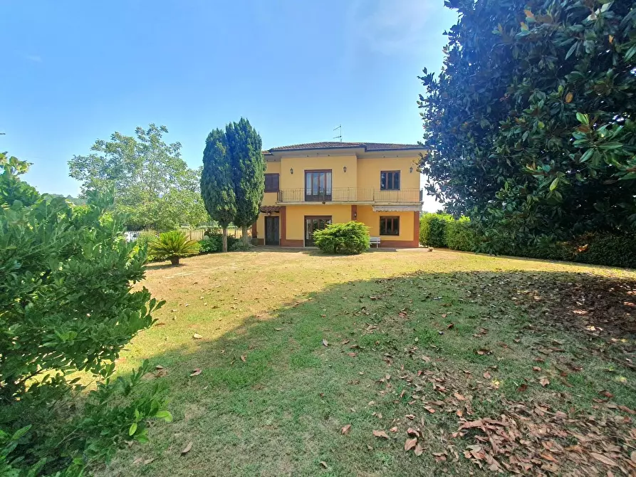 Immagine 29 di Casa bifamiliare in vendita  a Lucca