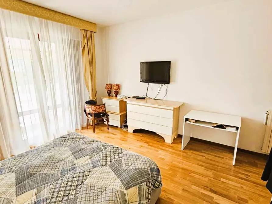 Immagine 14 di Appartamento in vendita  a Massa