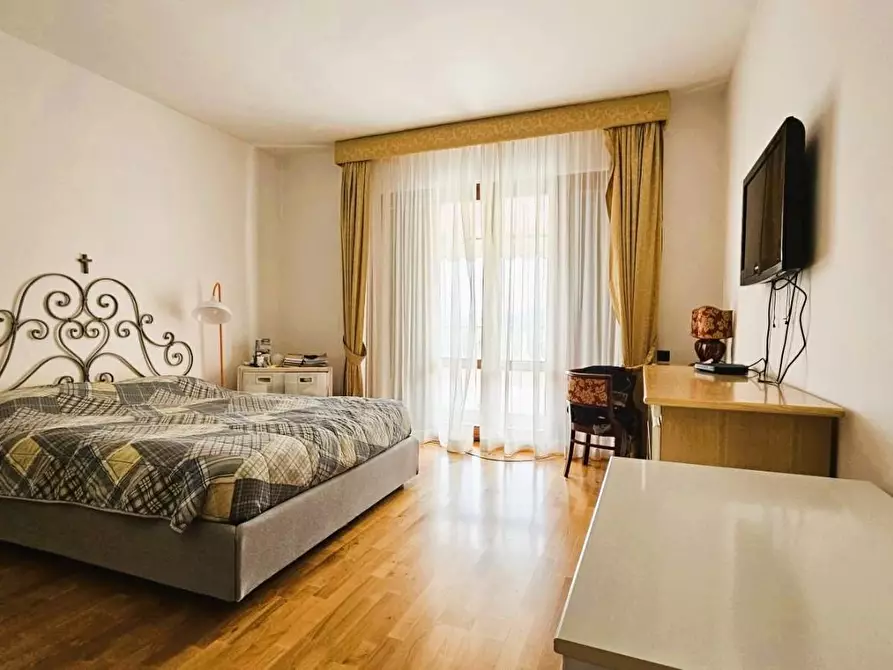 Immagine 12 di Appartamento in vendita  a Massa