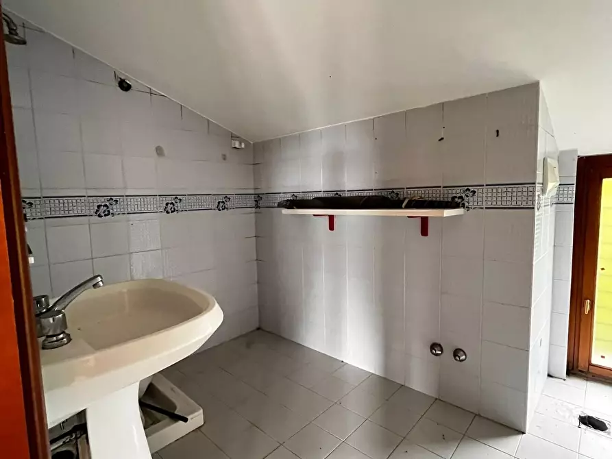 Immagine 17 di Appartamento in vendita  a Pisa