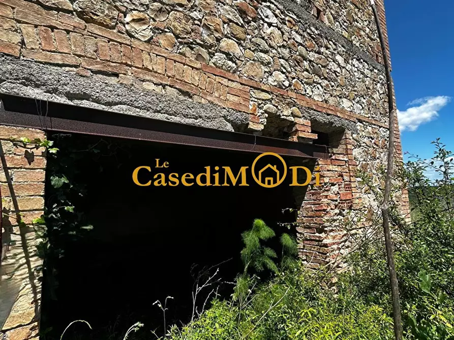 Immagine 9 di Casa colonica in vendita  a Chianni