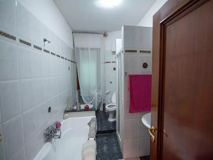 Immagine 9 di Villa in vendita  a Vecchiano