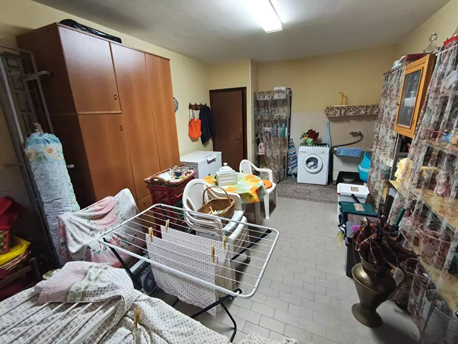 Immagine 31 di Appartamento in vendita  a Lucca