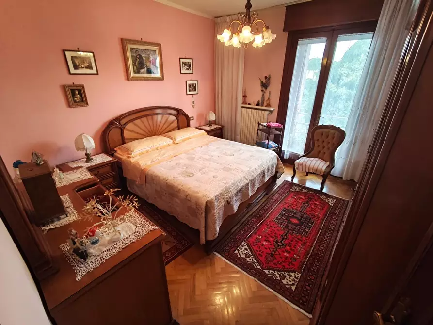 Immagine 29 di Appartamento in vendita  a Lucca