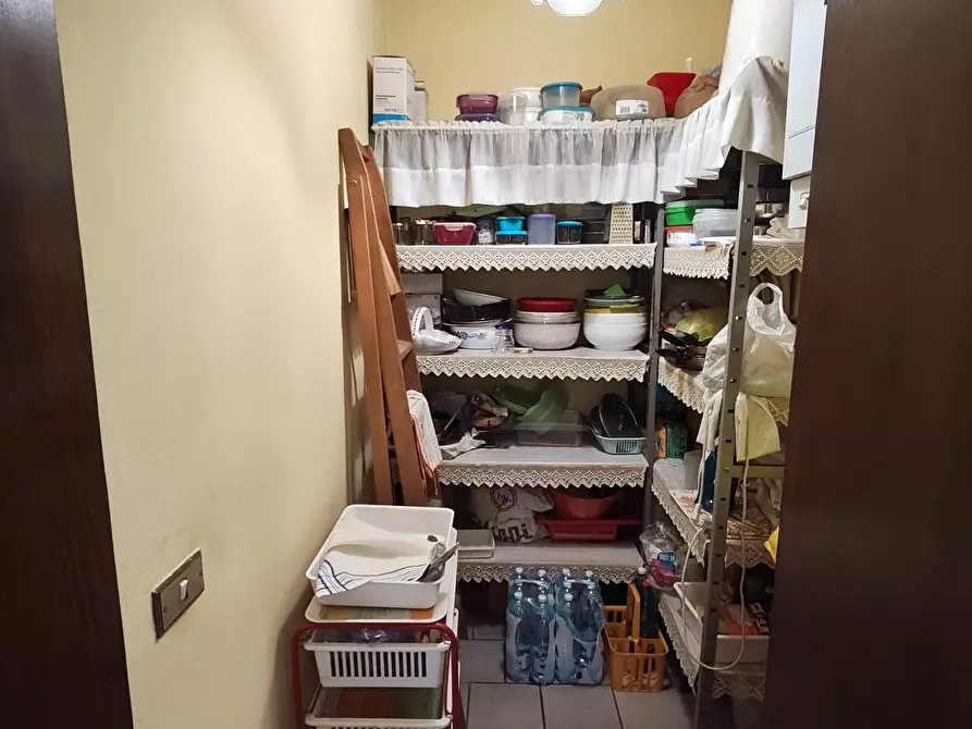 Immagine 6 di Appartamento in vendita  a Lucca