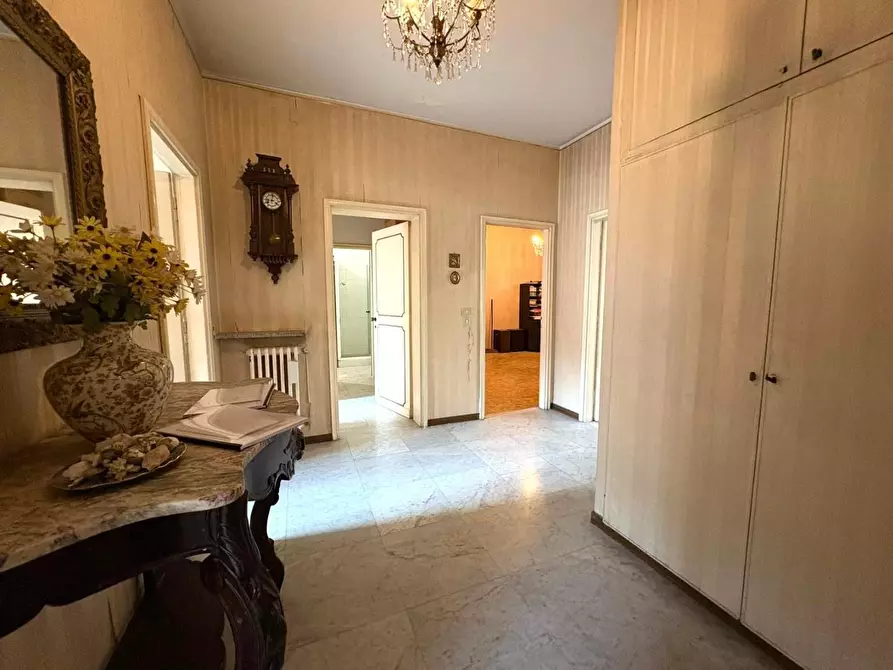 Immagine 5 di Appartamento in vendita  a Massa