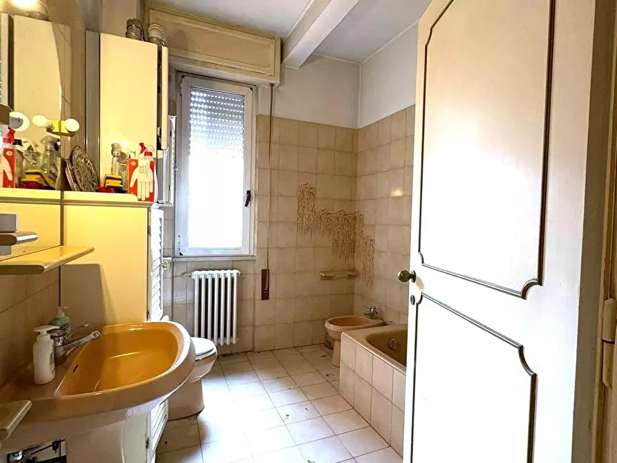 Immagine 11 di Appartamento in vendita  a Massa