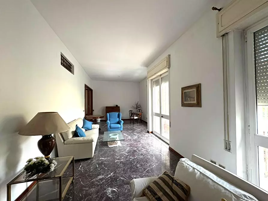 Immagine 1 di Appartamento in vendita  a Massa