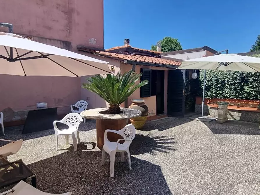 Immagine 31 di Casa indipendente in vendita  a Pisa