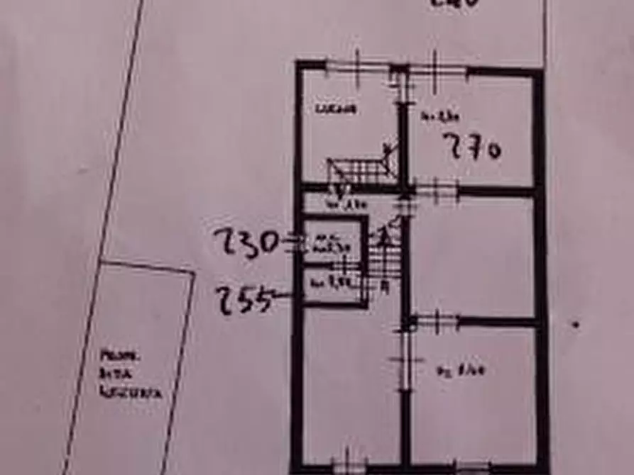 Immagine 34 di Casa indipendente in vendita  a Pisa