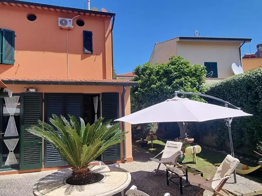 Immagine 32 di Casa indipendente in vendita  a Pisa