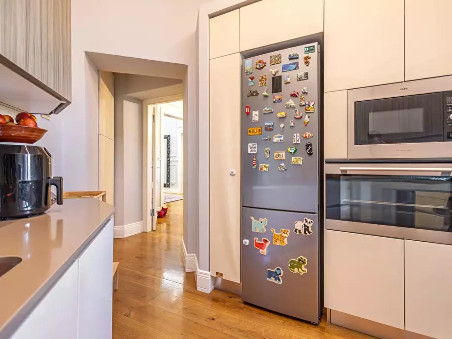 Immagine 12 di Appartamento in vendita  a Livorno