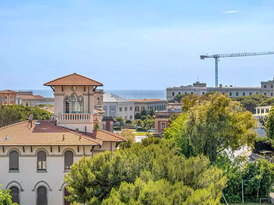 Immagine 34 di Appartamento in vendita  a Livorno