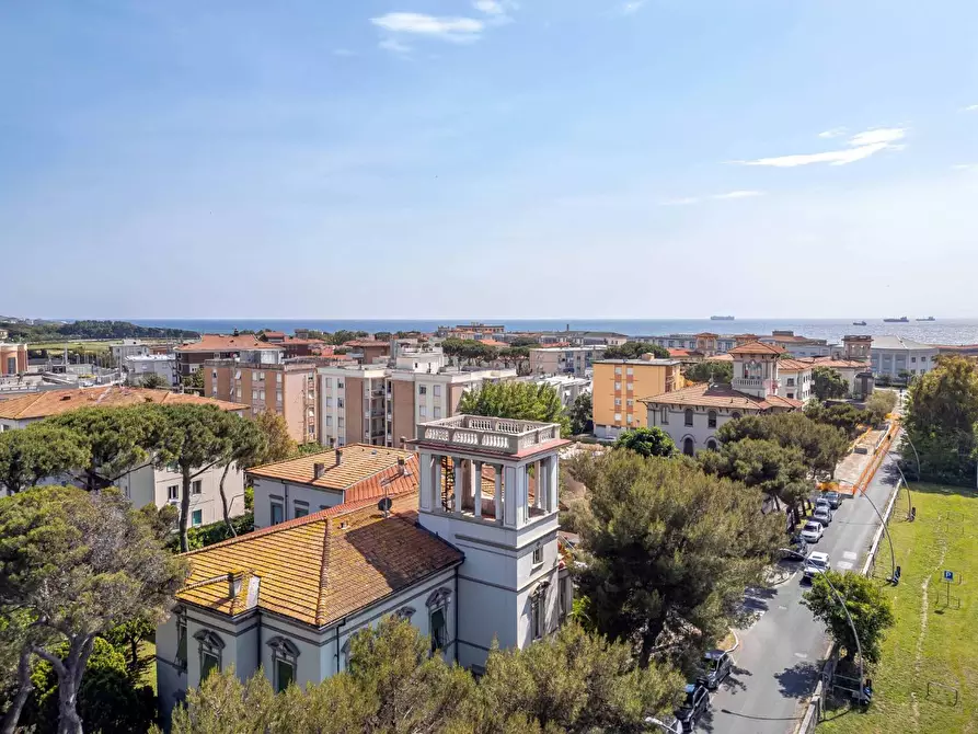 Immagine 32 di Appartamento in vendita  a Livorno