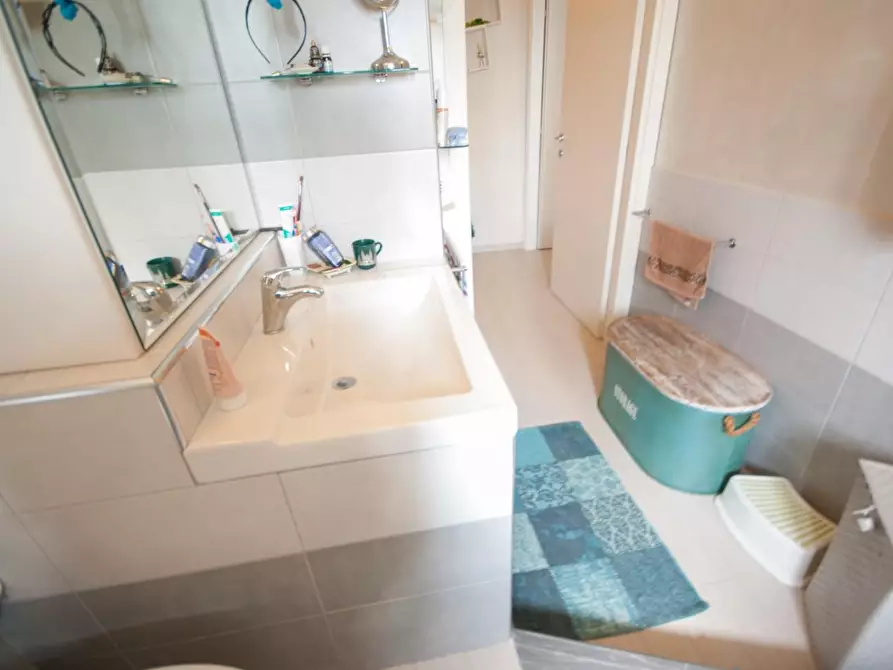 Immagine 17 di Terratetto in vendita  a Massa