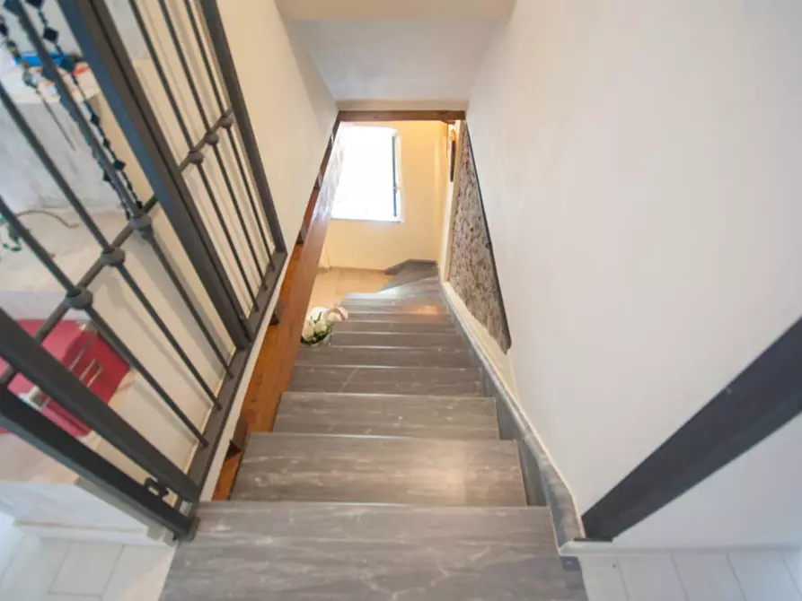 Immagine 9 di Terratetto in vendita  a Massa